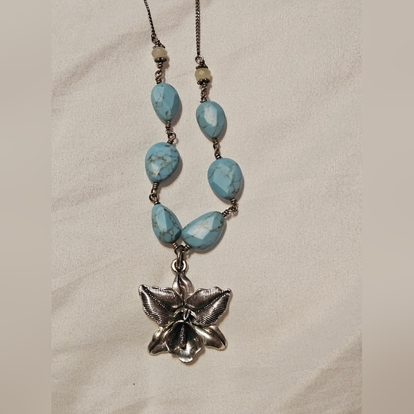 Turqoise Calcite Necklace - Picture 1 of 3